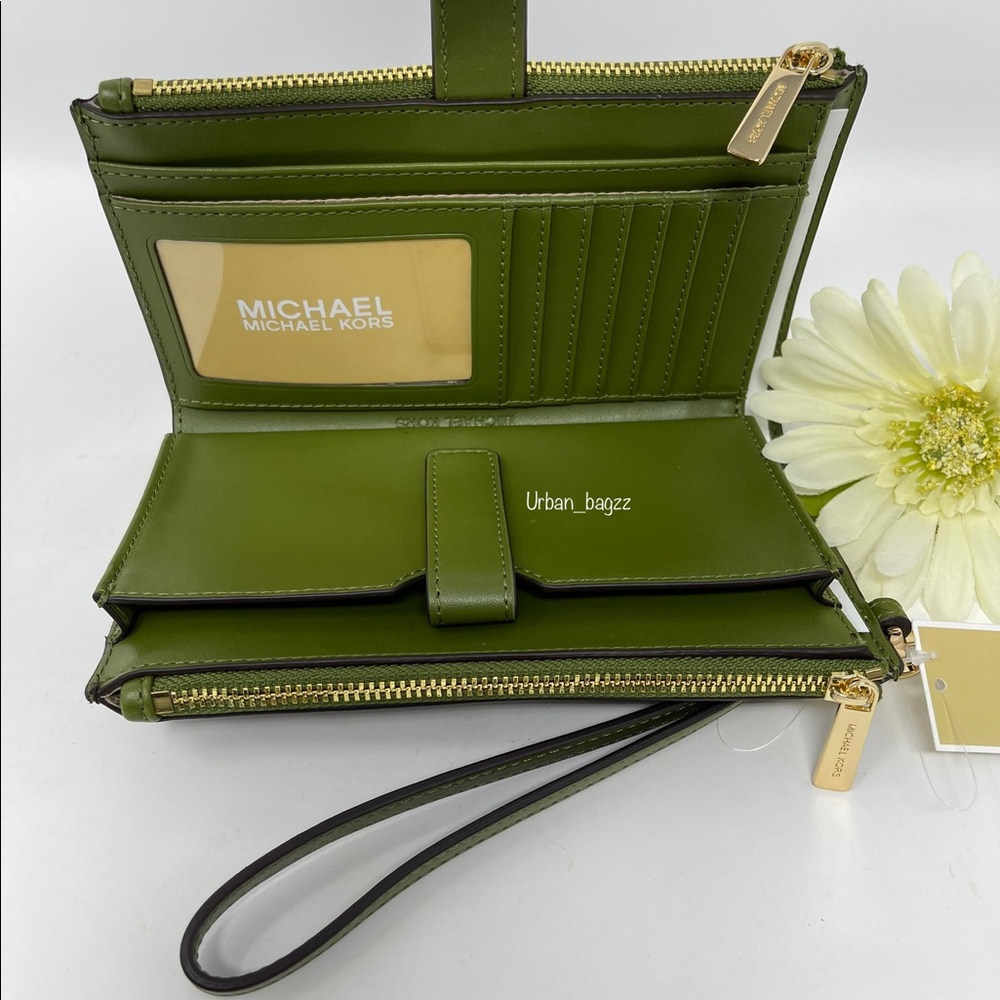 Michael Kors Hope Medium Messenger and Wallet - Picture 9 of 15